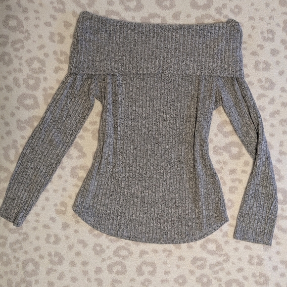 Soft Stretchy Grey Charcoal Off-Shoulder Top Thin Sweater Small Medium - Picture 2 of 7